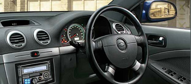 Chevrolet Optra SRV - interior